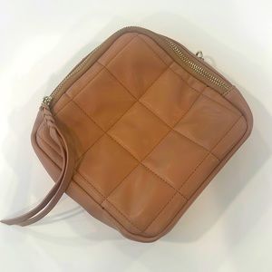 Jules Kae Women's Tan Quilted Square Skyla
Crossbody Bag